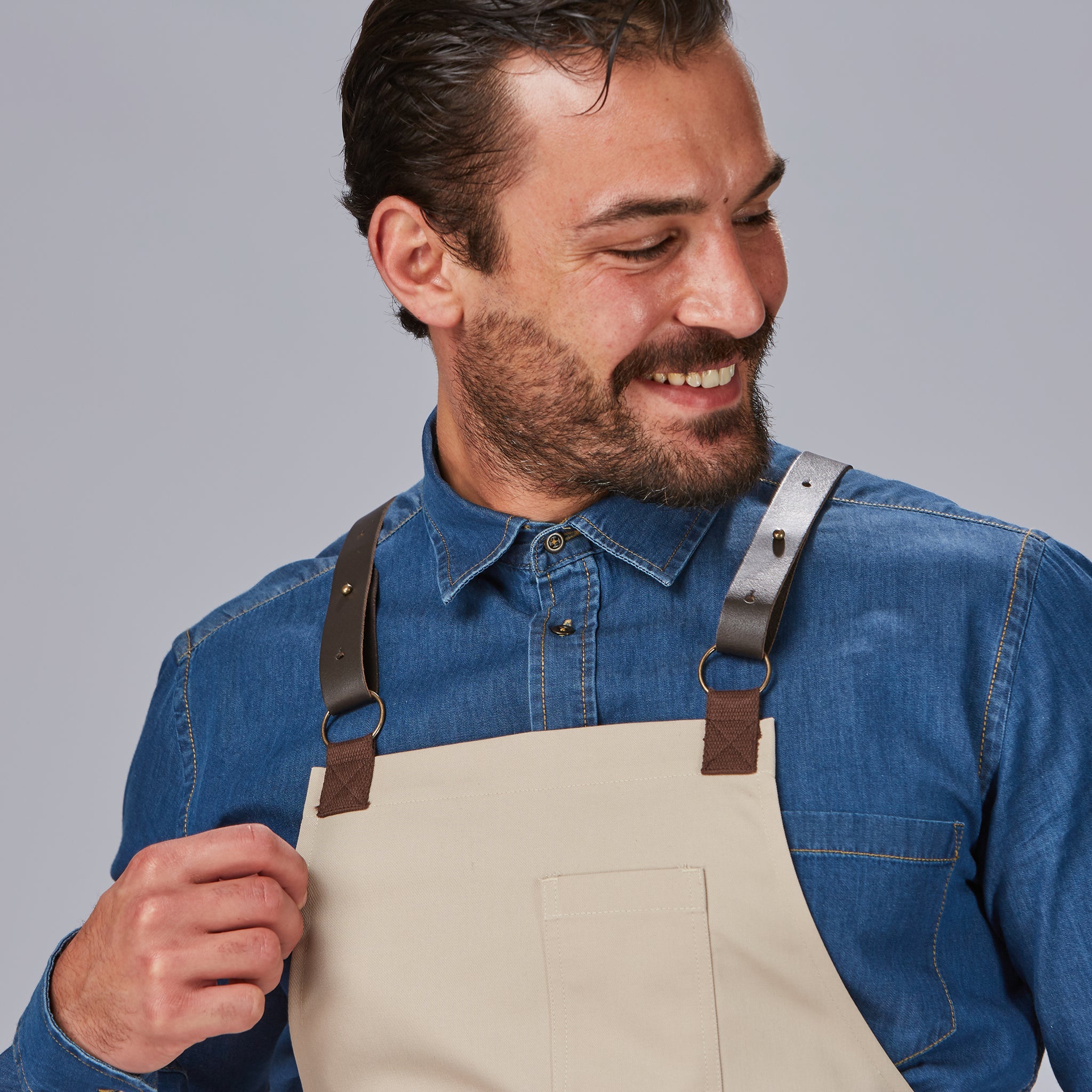 Delantal peto herrajes en piel 88X74 cm - Imagen 12